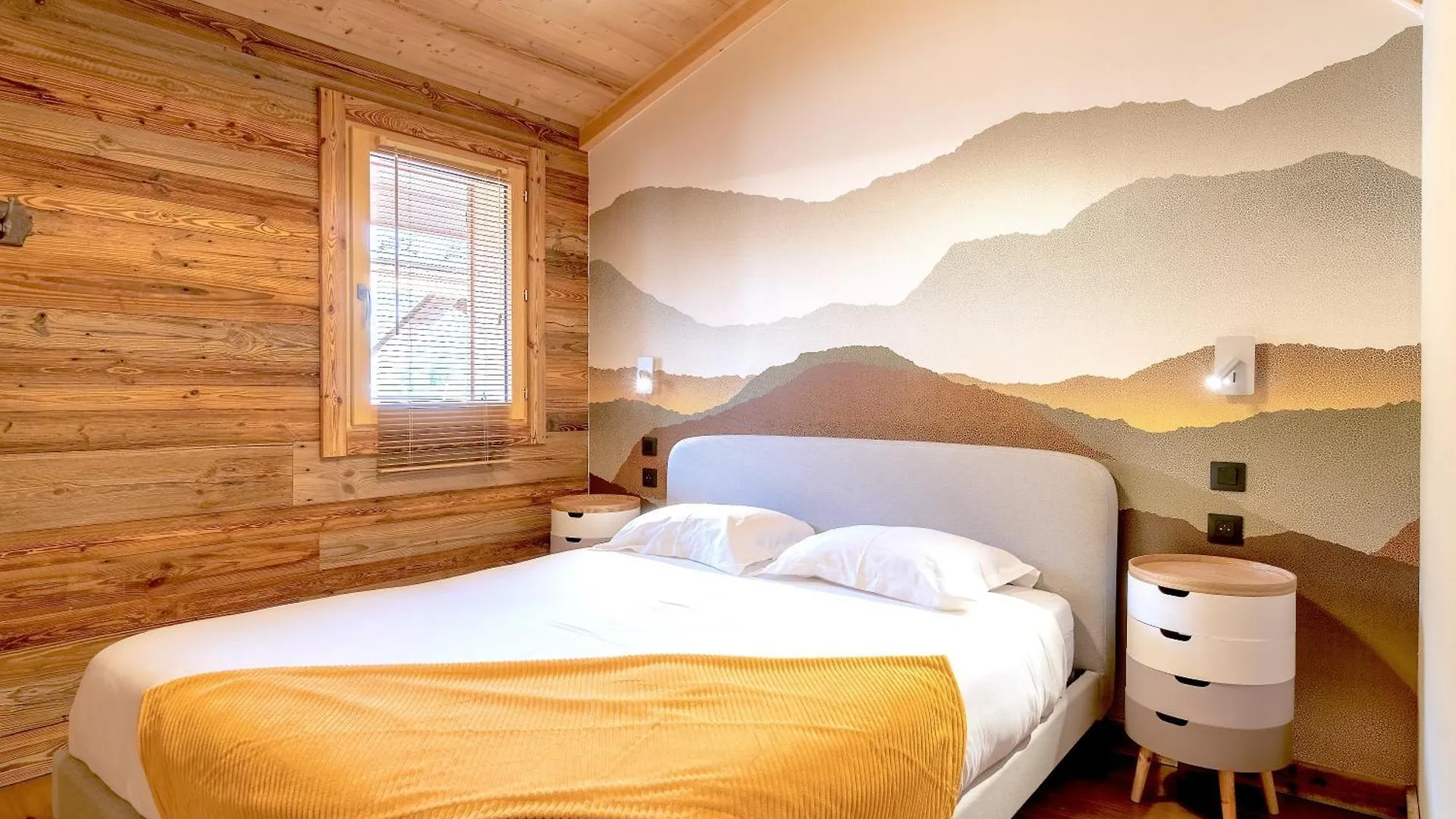 Apt Le Rocher - Close To Town With Hot Tub For 8Ppl+2Kids Les Gets 0*,  France